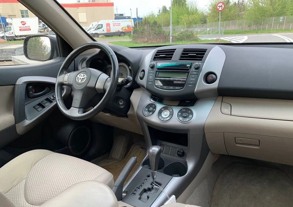 Toyota RAV4 cena 39900 przebieg: 140000, rok produkcji 2006 z Szczucin małe 154